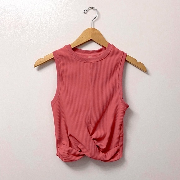 Simons i.FIV5 Twist Front Crop Top - Picture 1 of 4